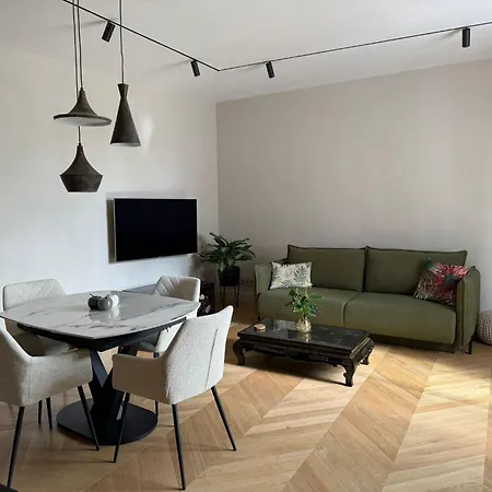 Cosmopolitan Nest Apartmán *